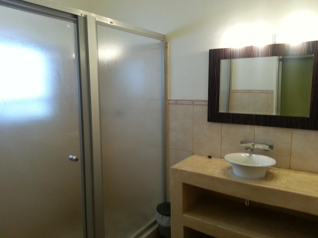 Rivendell Hotel Windhoek Room photo