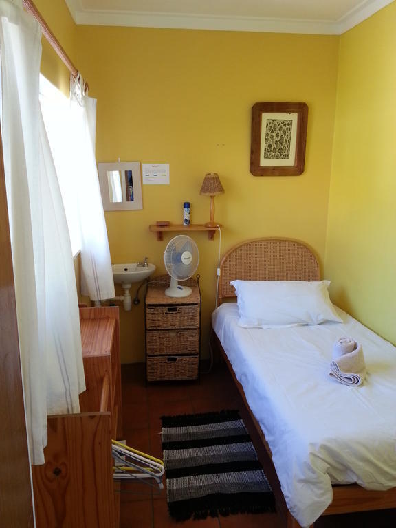 Rivendell Hotel Windhoek Room photo