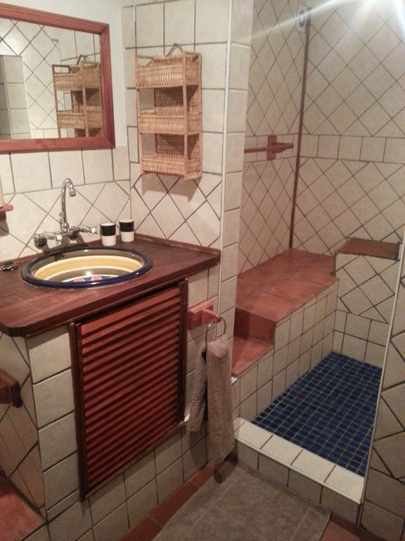 Rivendell Hotel Windhoek Room photo